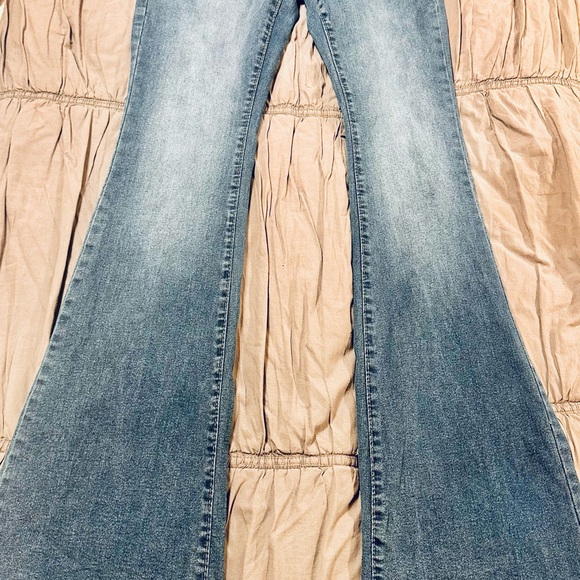 Y2K High Rise Flare Jeans in Light wash - Picture 1 of 5